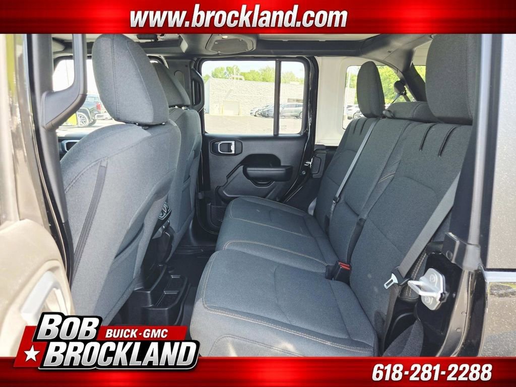 Used 2024 Jeep Wrangler Unlimited AWD/4WD image 12