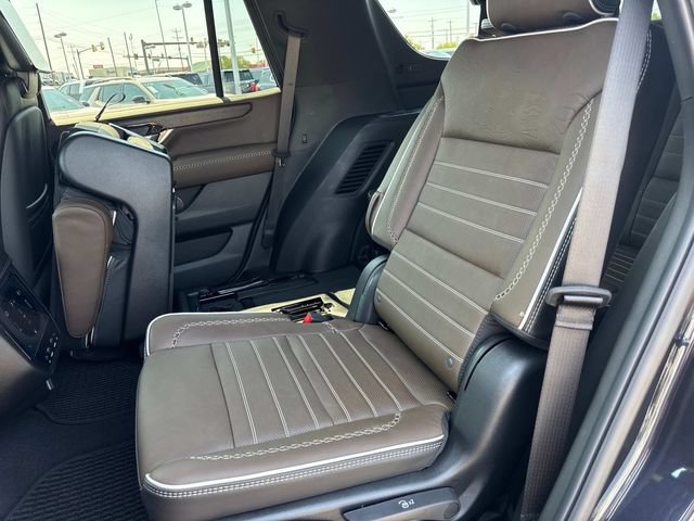 New 2026 GMC Yukon Denali Ultimate AWD/4WD image 16