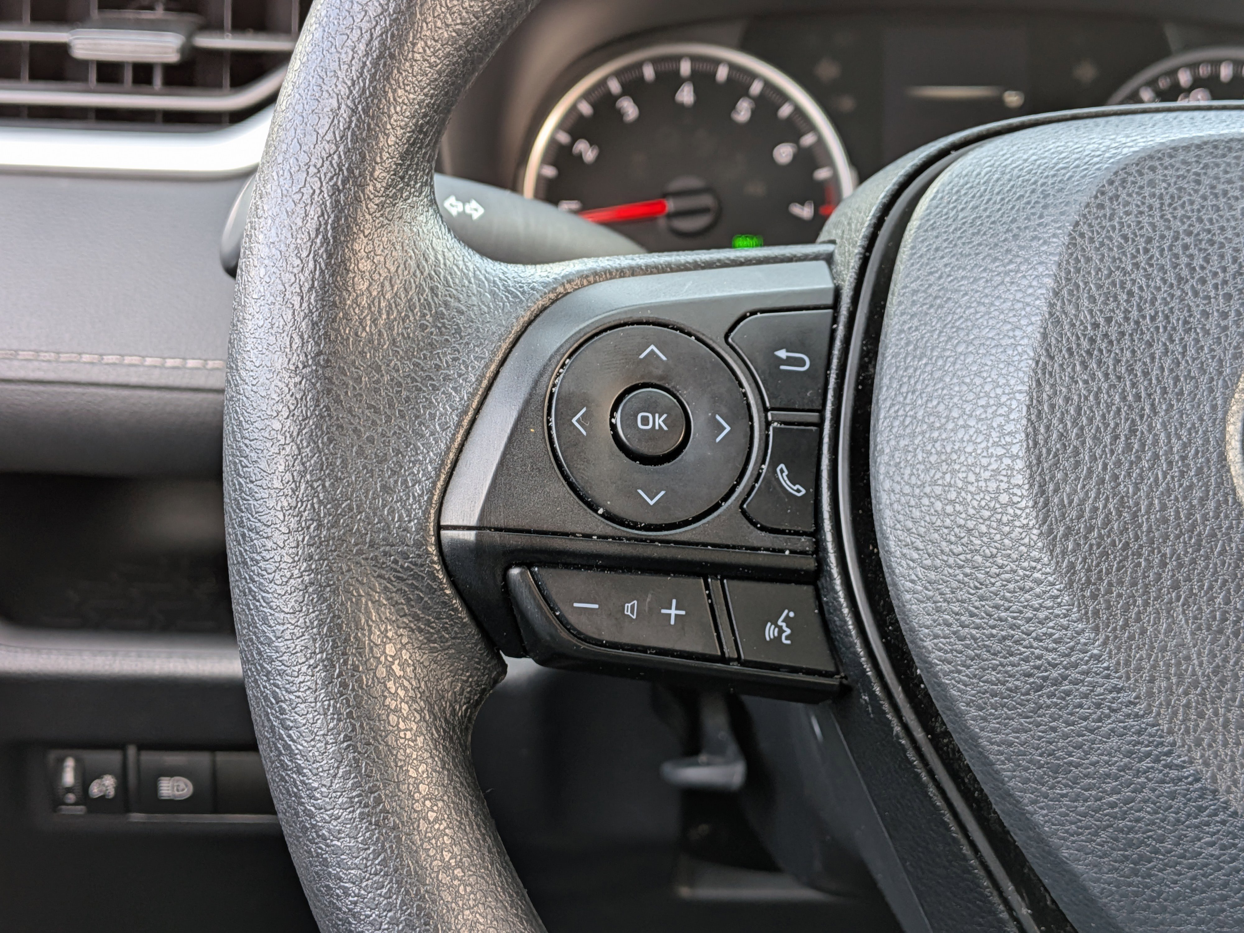 Certified 2022 Toyota RAV4 XLE AWD/4WD image 30