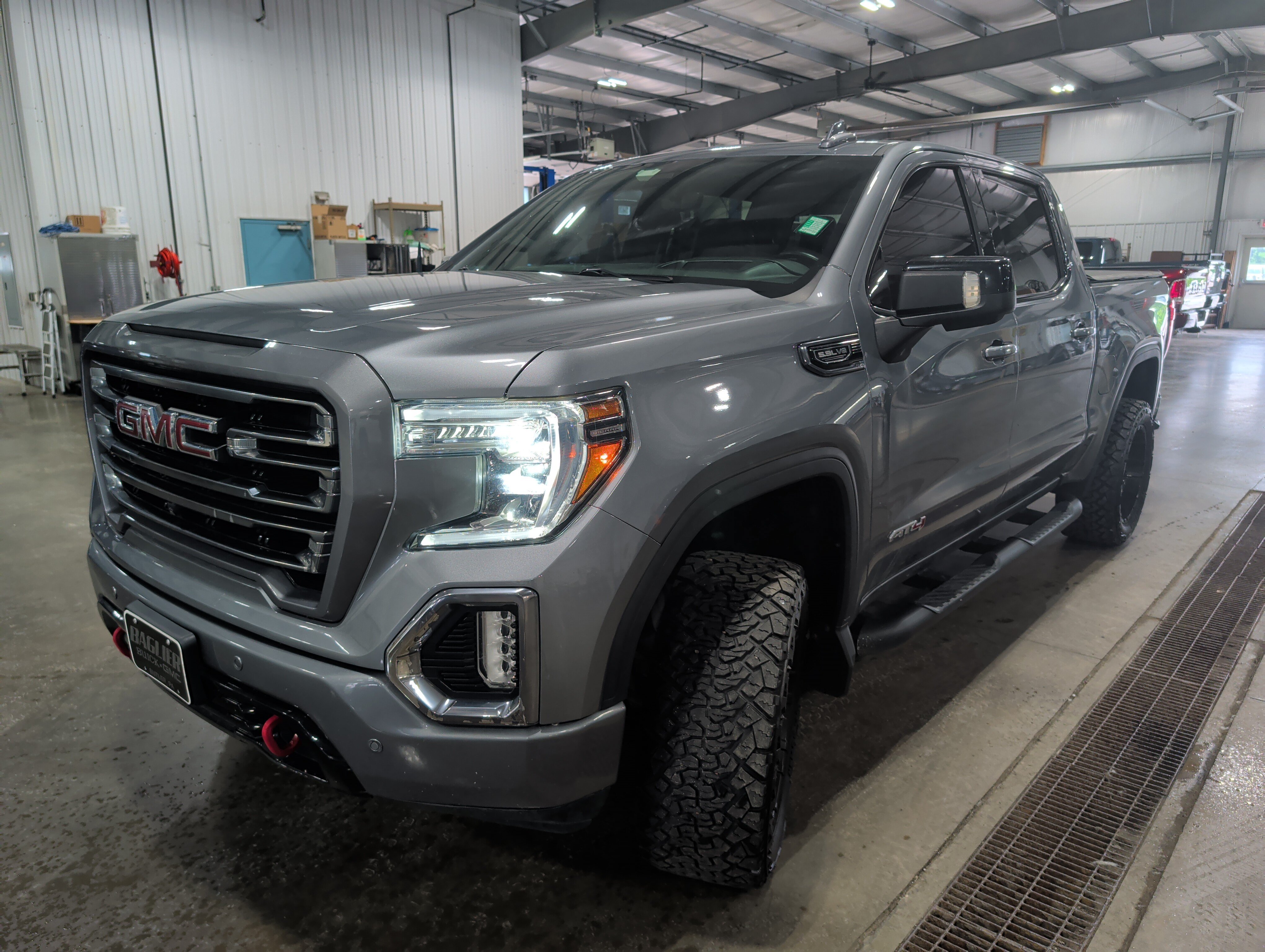 Used 2019 GMC Sierra 1500 AT4 w/ Technology Package AWD/4WD image 6
