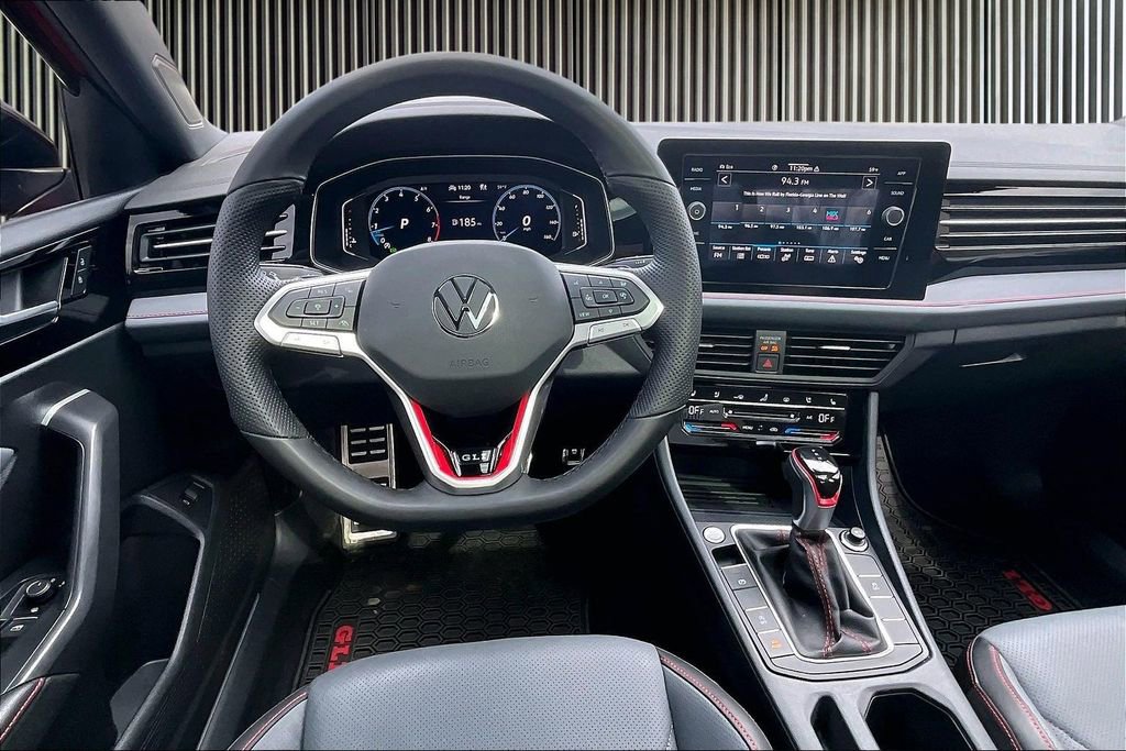 Used 2025 Volkswagen Jetta GLI Autobahn image 6