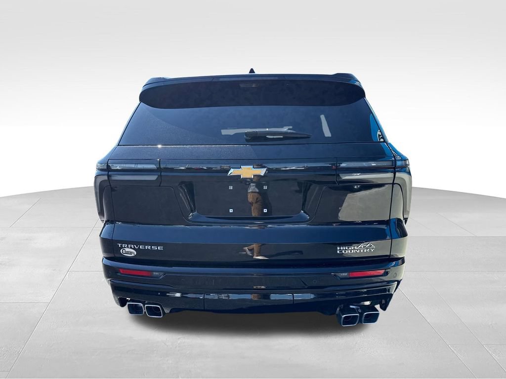 Used 2025 Chevrolet Traverse High Country FWD image 4