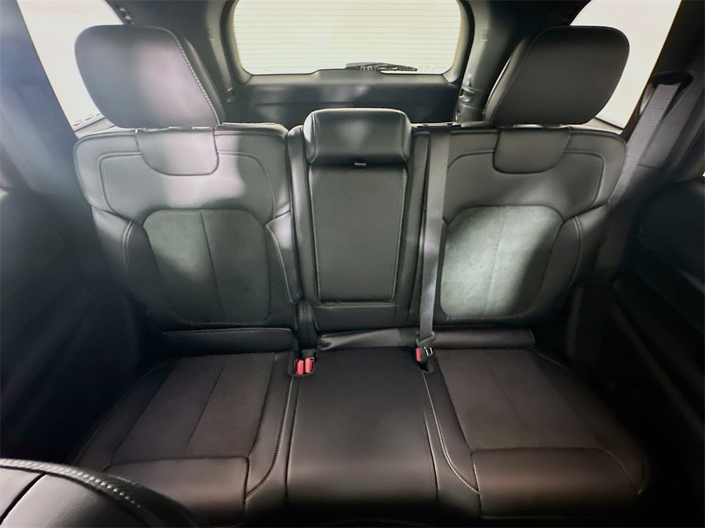 New 2025 Jeep Grand Cherokee Altitude image 10