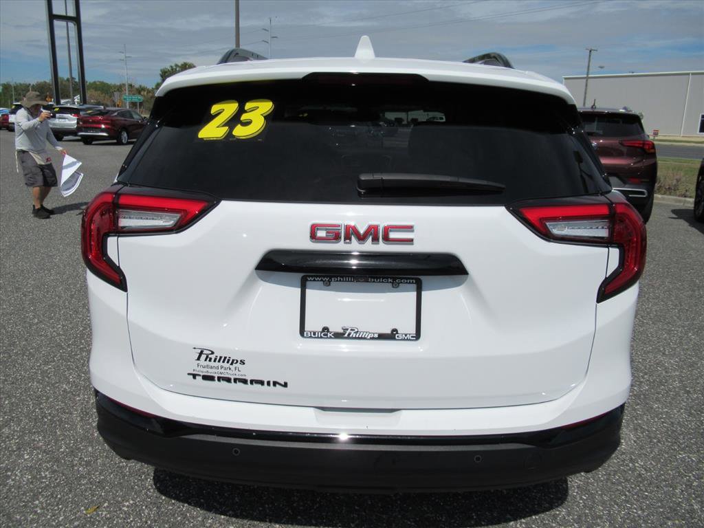 Used 2023 GMC Terrain SLT w/ Elevation Edition image 6