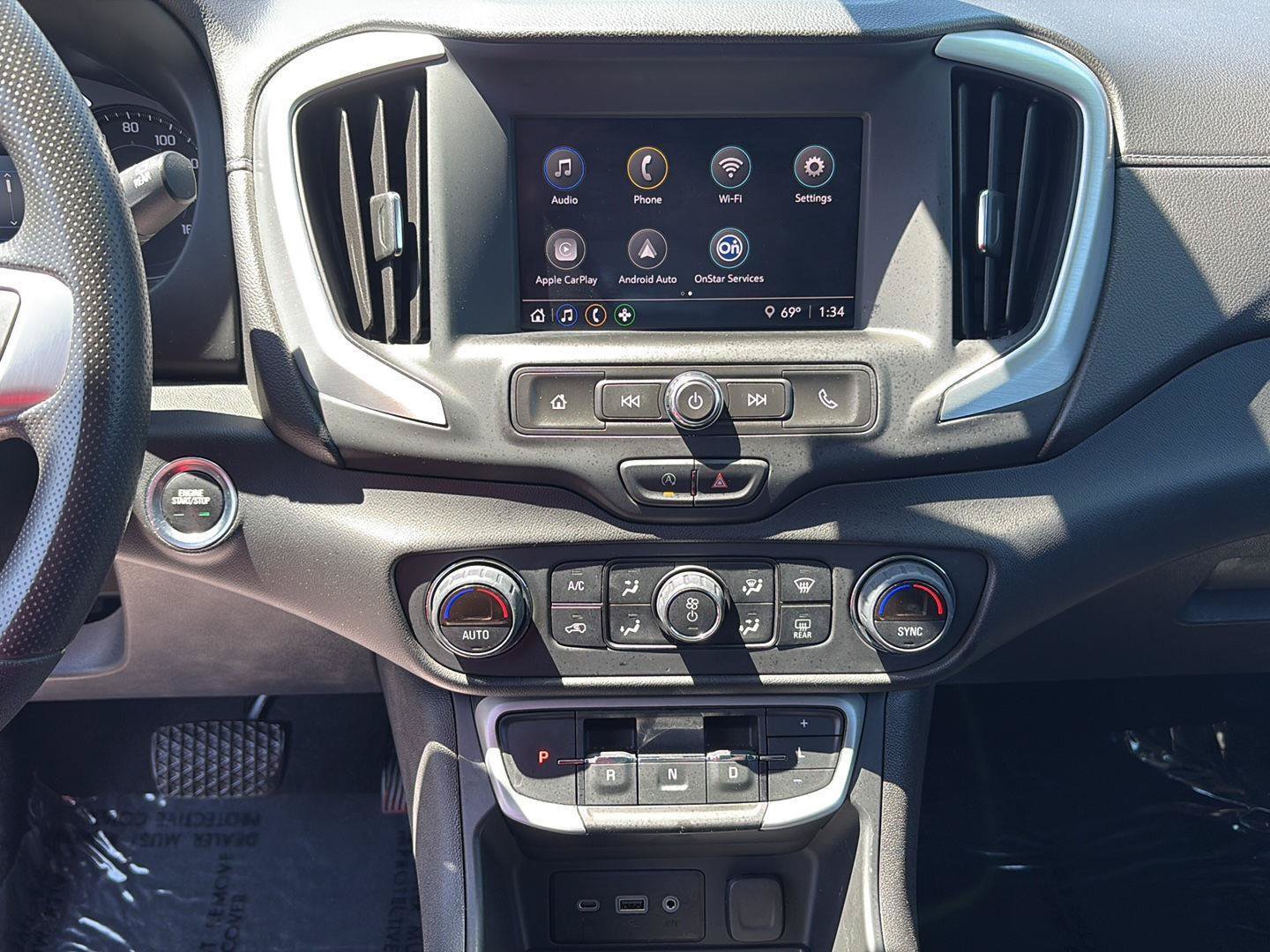 Used 2022 GMC Terrain SLE w/ Driver Convenience Package FWD image 12