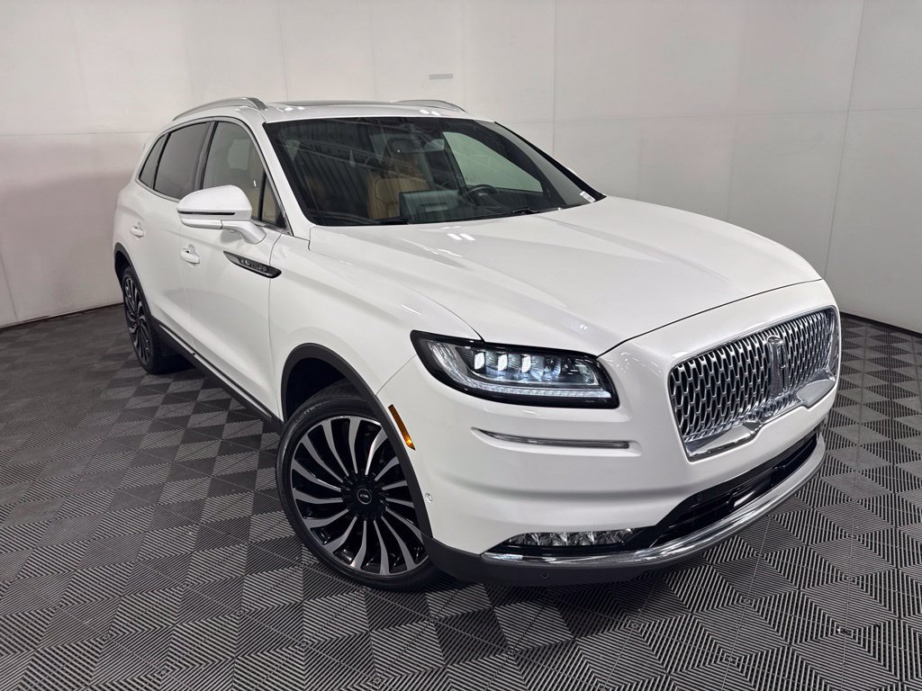 Used 2023 Lincoln Nautilus Black Label w/ Class II Trailer Tow Package AWD/4WD image 2