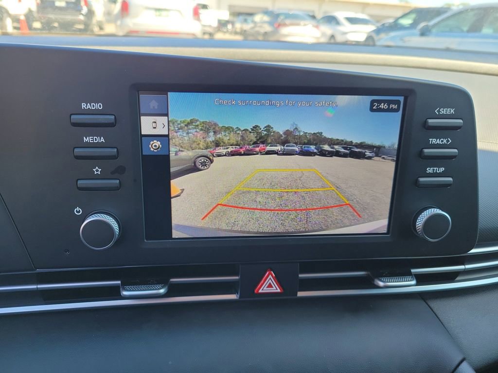 Used 2025 Hyundai Elantra SE image 21