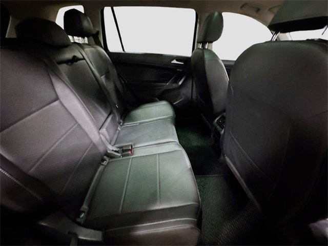 Used 2020 Volkswagen Tiguan SE w/ Panoramic Sunroof Package image 30