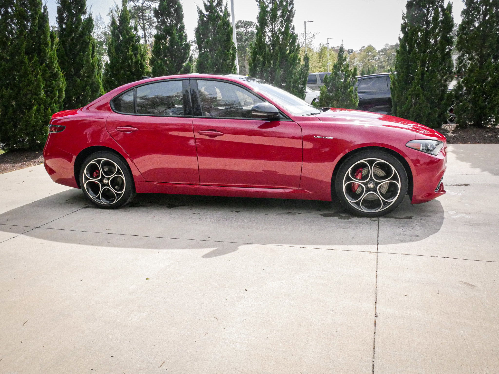 Used 2024 Alfa Romeo Giulia Veloce image 11