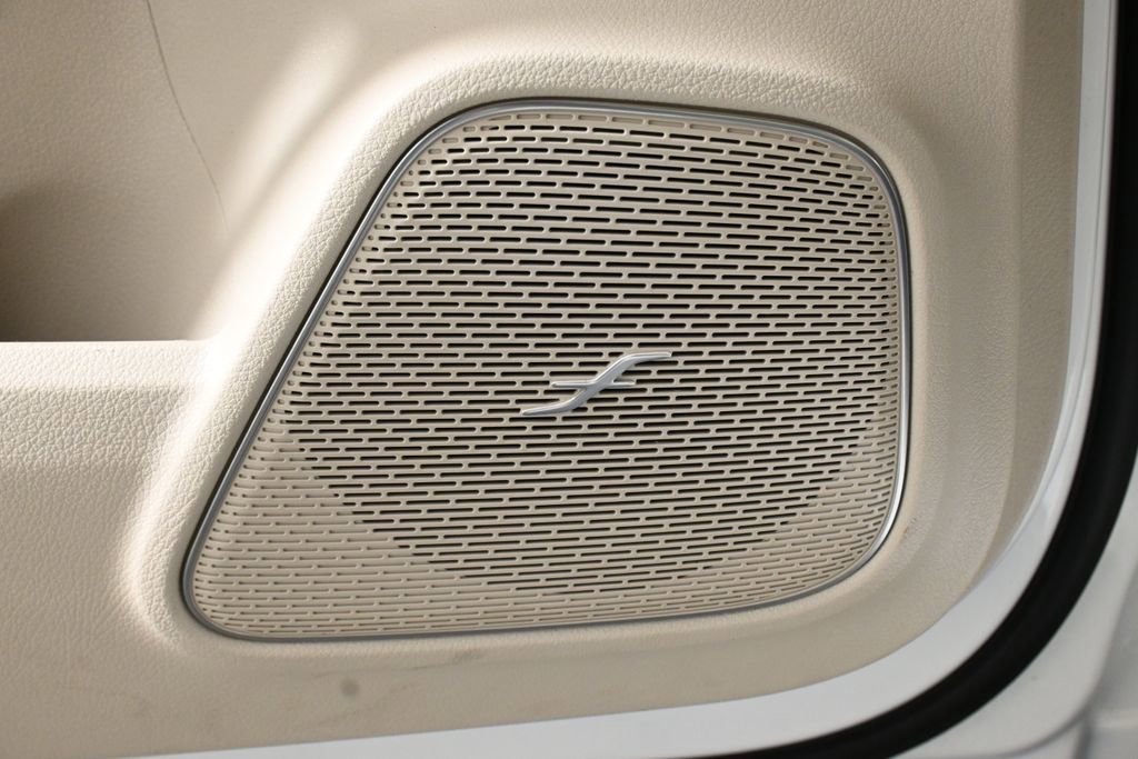 Certified 2024 Mercedes-Benz GLB 250 image 30