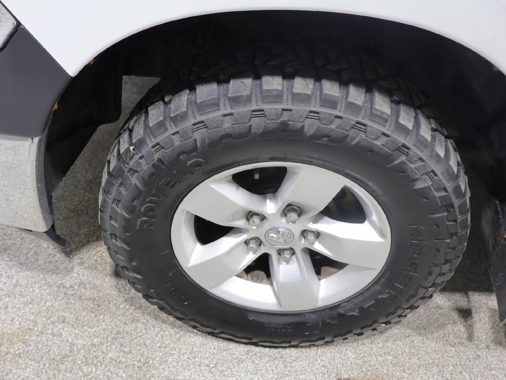 Used 2014 RAM 1500 ST w/ SXT Appearance Group AWD/4WD image 18