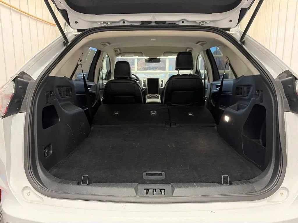 Used 2024 Ford Edge SEL AWD/4WD image 16