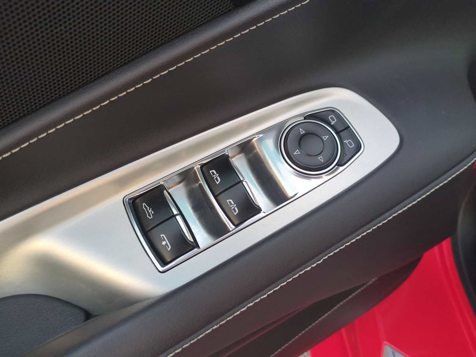 Used 2022 Chevrolet Corvette Stingray Convertible w/ Z51 Performance Package RWD image 22