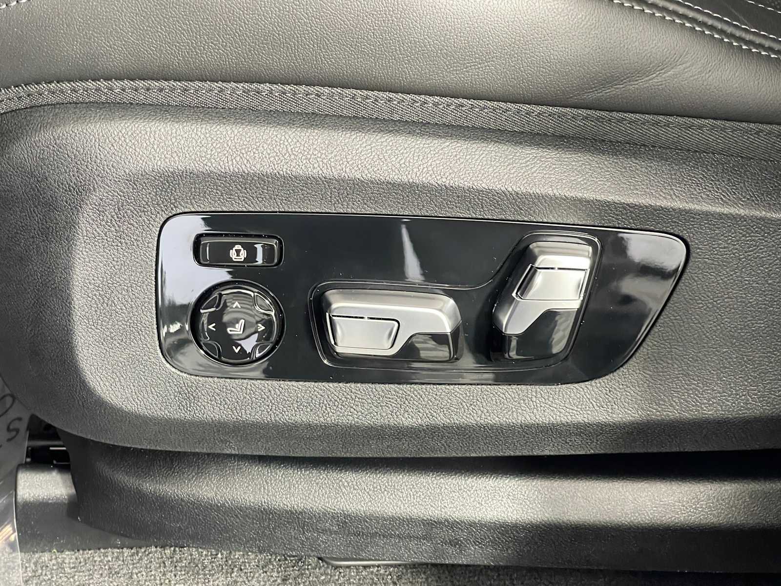 New 2026 BMW XM Label Red image 15