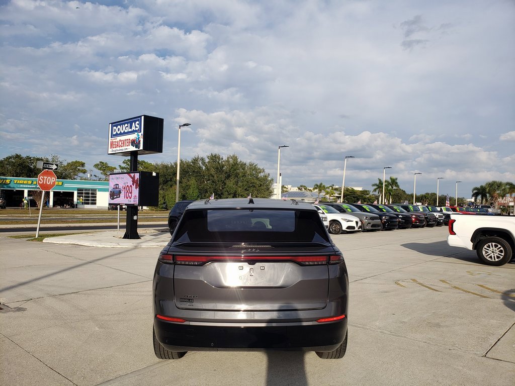 Used 2025 Jeep Wagoneer S Limited image 4