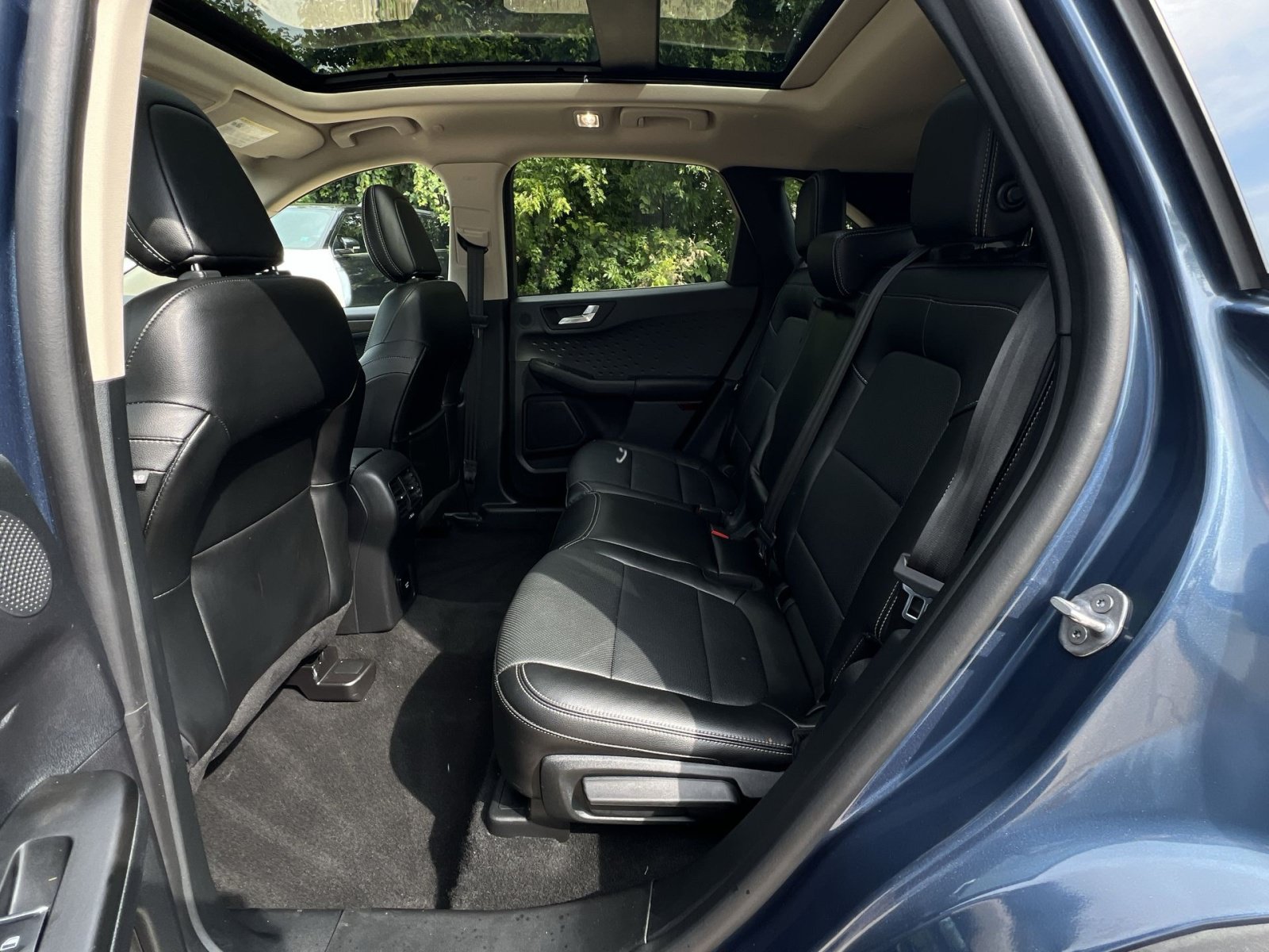 Used 2020 Ford Escape Titanium w/ Titanium Premium Package 2.0 AWD/4WD image 31