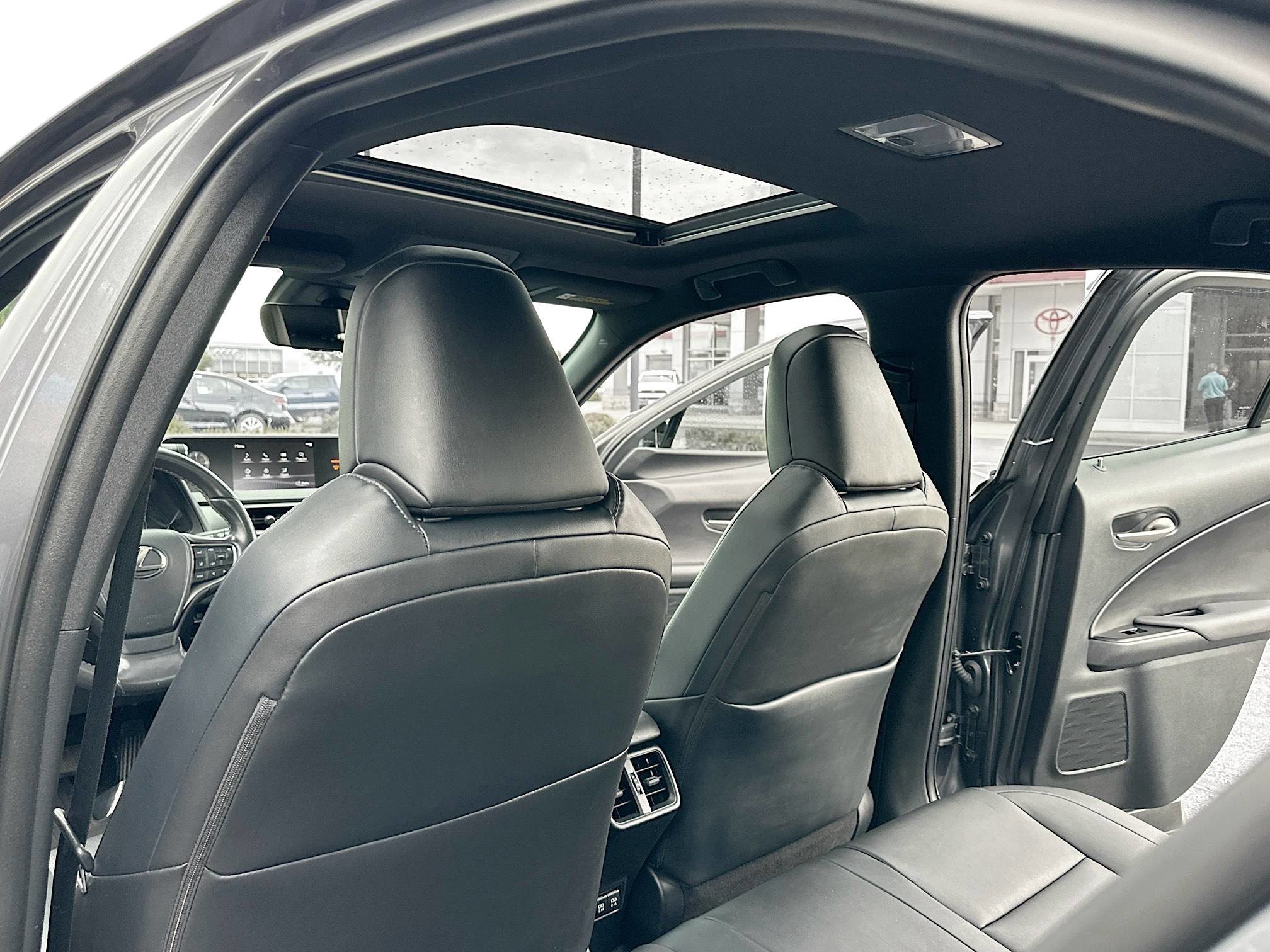 Used 2020 Lexus UX 250h w/ Premium Package image 6