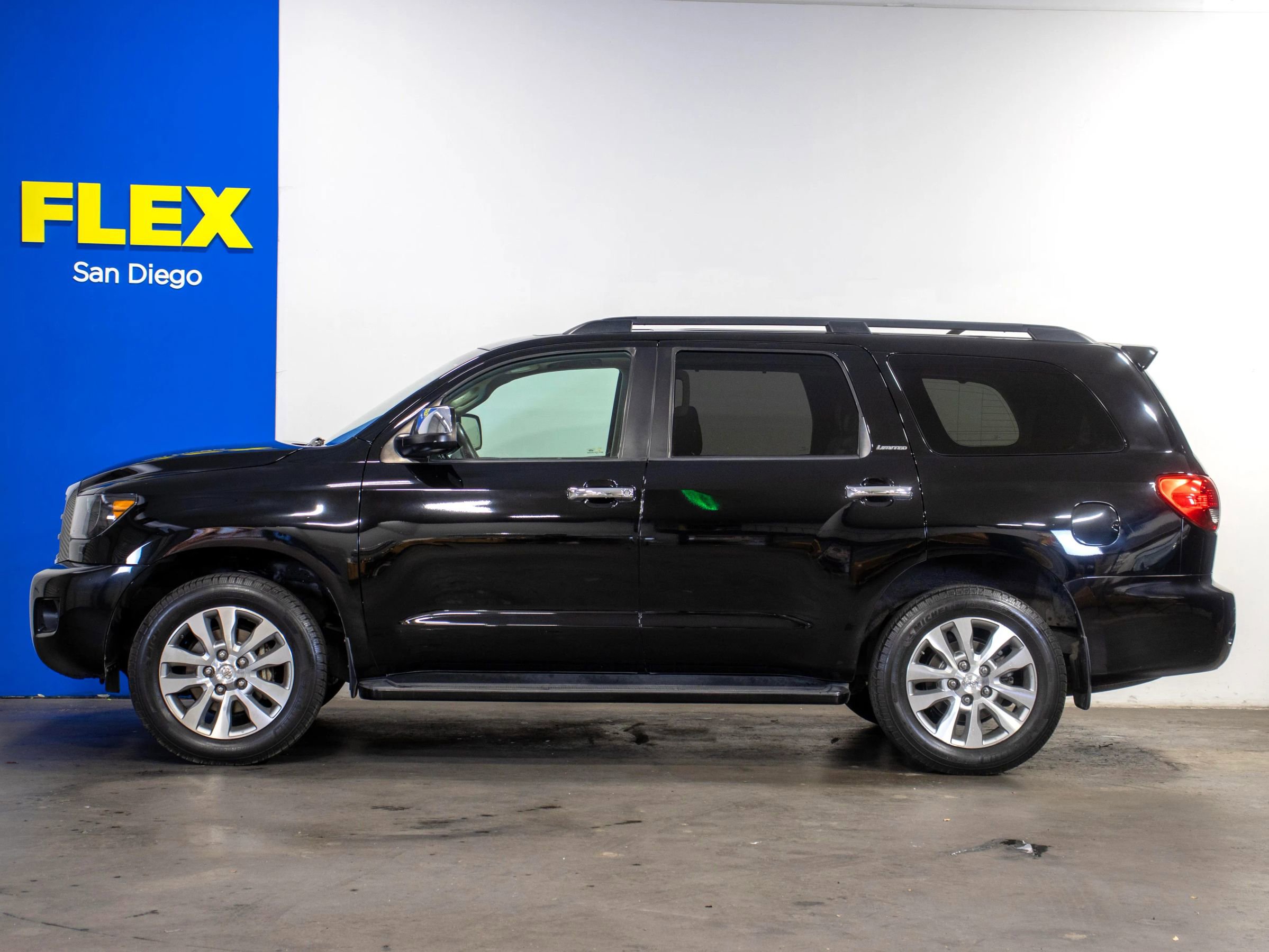 Used 2010 Toyota Sequoia Limited image 2