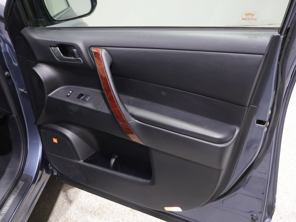 Used 2013 Toyota Highlander Limited AWD/4WD image 26