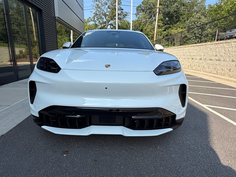 New 2026 Porsche Cayenne Electric AWD/4WD image 10