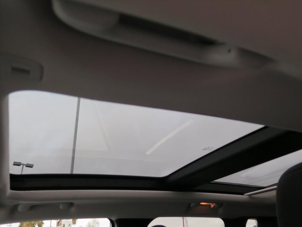 Used 2018 Jeep Renegade Altitude w/ UConnect 8.4 Nav Group image 10