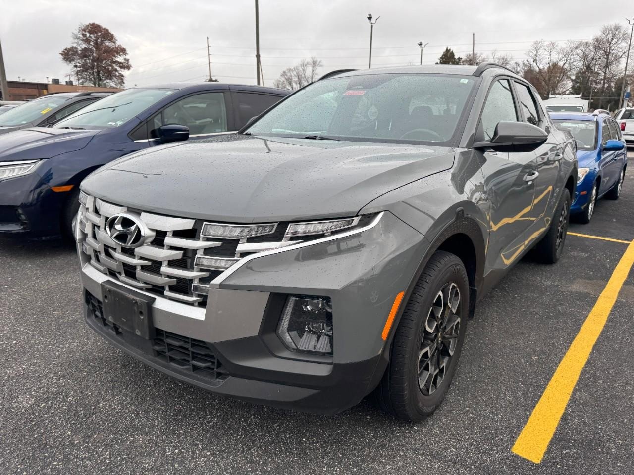 Used 2023 Hyundai Santa Cruz SEL Premium image 2