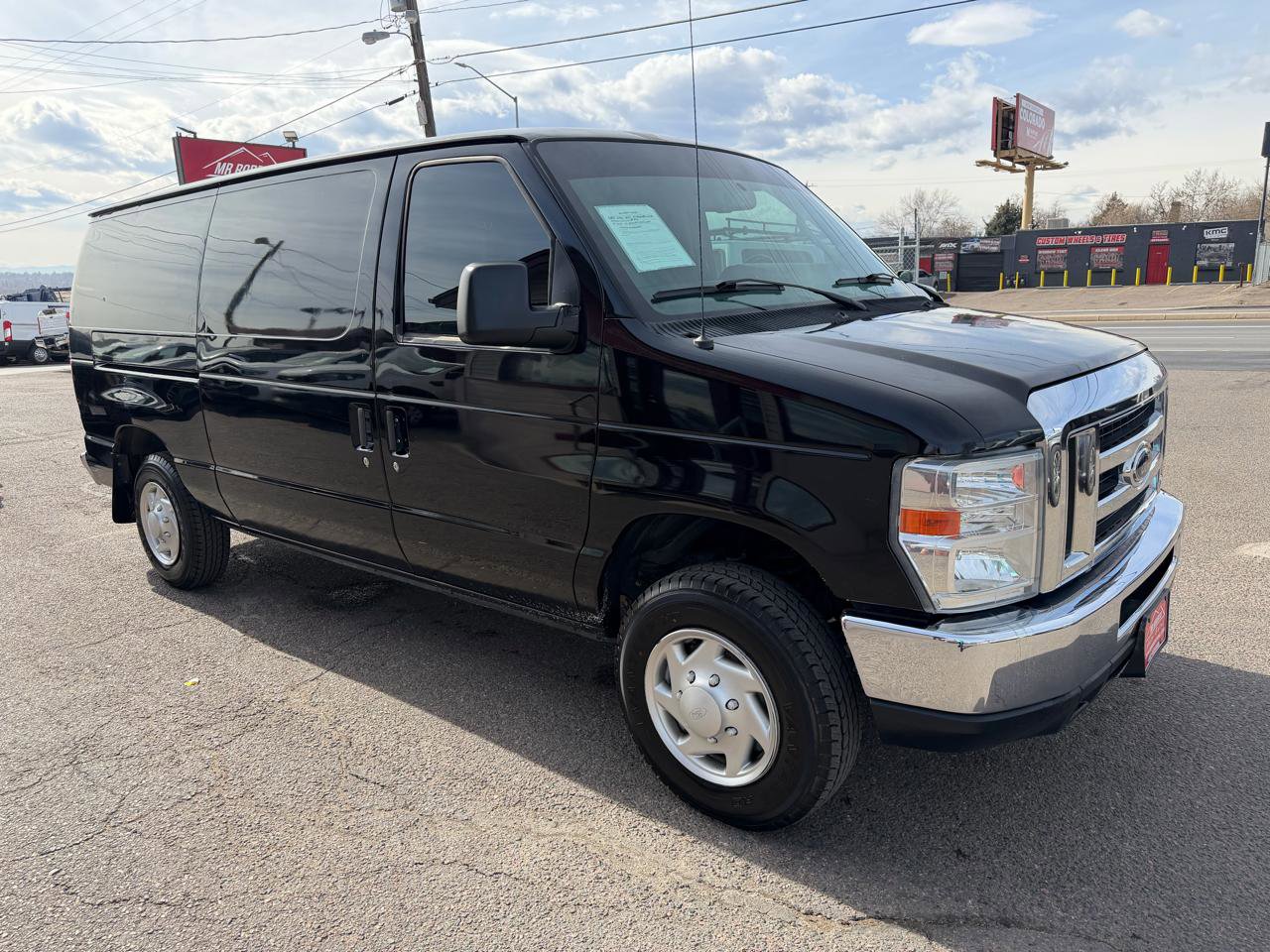 Used 2014 Ford E-150 and Econoline 150 w/ Power Group image 2