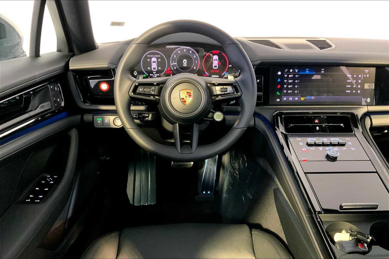 New 2026 Porsche Panamera 4 image 13