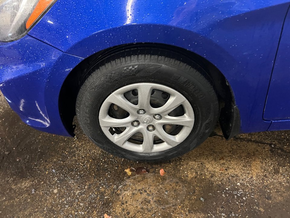 Used 2013 Hyundai Accent GS image 31