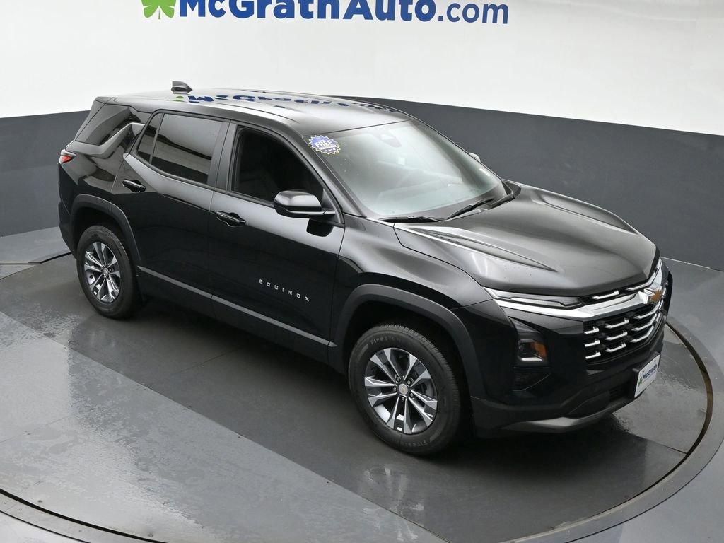 Used 2026 Chevrolet Equinox LT image 3