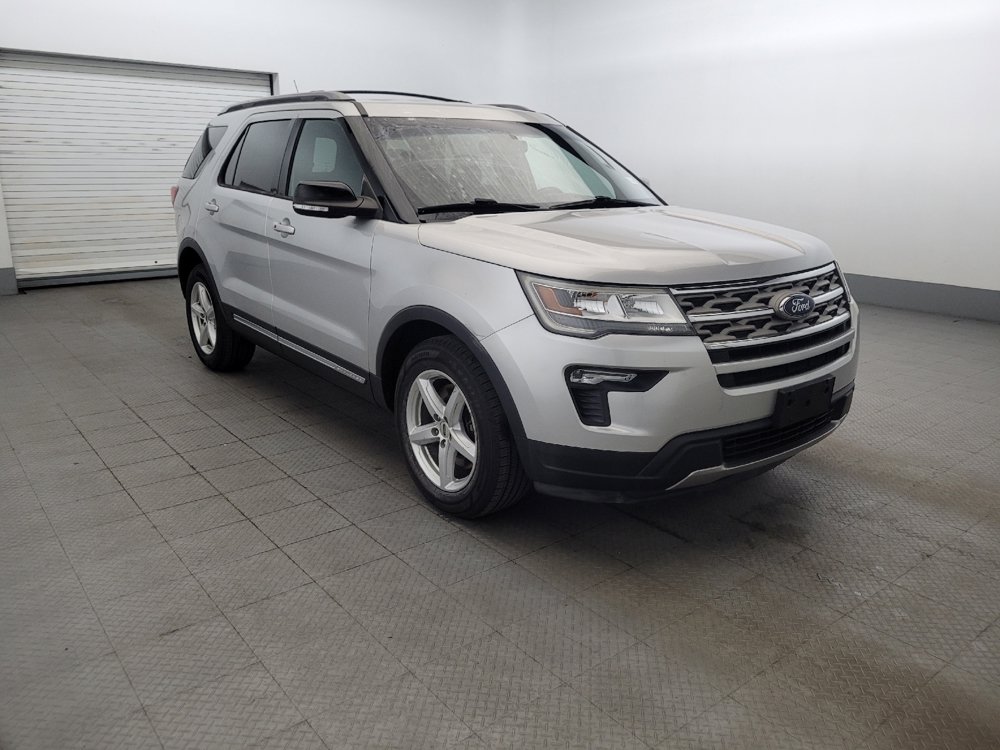 Used 2018 Ford Explorer XLT w/ Equipment Group 201A FWD image 13