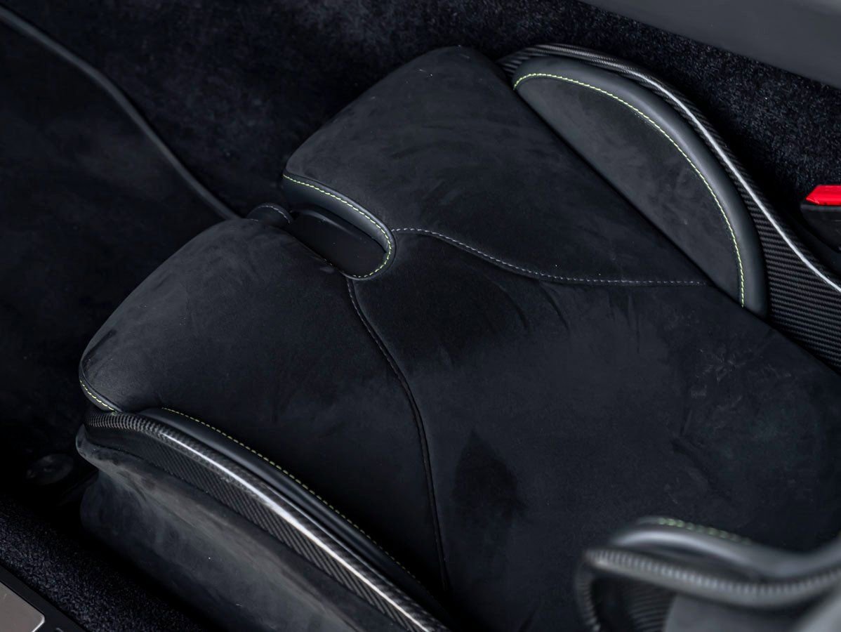 Used 2025 Aston Martin V8 Vantage Coupe image 15