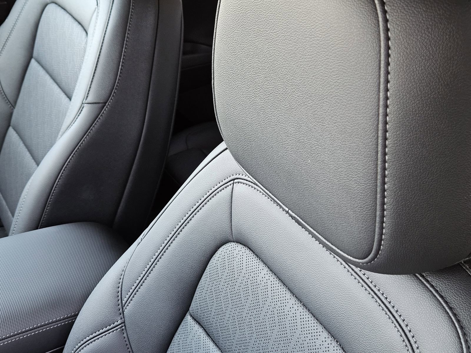 New 2026 Chevrolet Equinox LT w/ Convenience Package II image 23