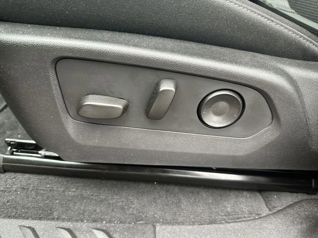 New 2026 GMC Canyon Elevation w/ Convenience Package image 16