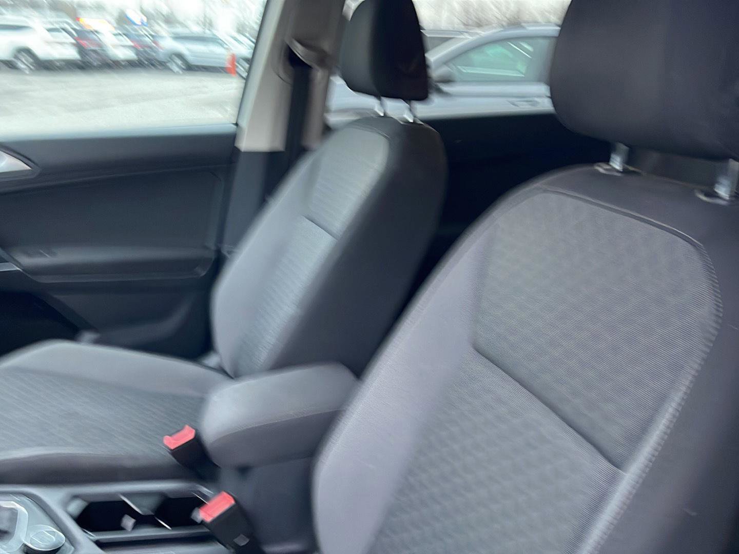 Used 2020 Volkswagen Tiguan S image 9