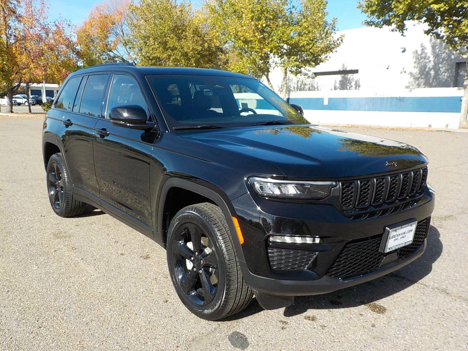 New 2025 Jeep Grand Cherokee Limited w/ Black Appearance Package