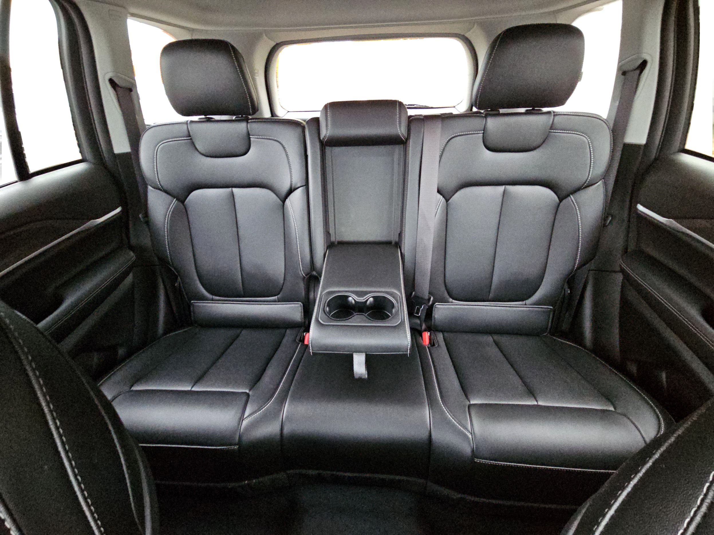 Used 2023 Jeep Grand Cherokee Limited RWD image 16