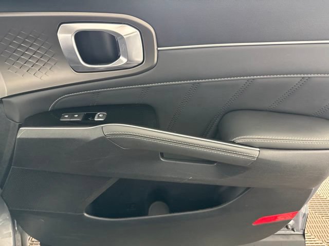 Certified 2025 Kia Sorento SX FWD image 21
