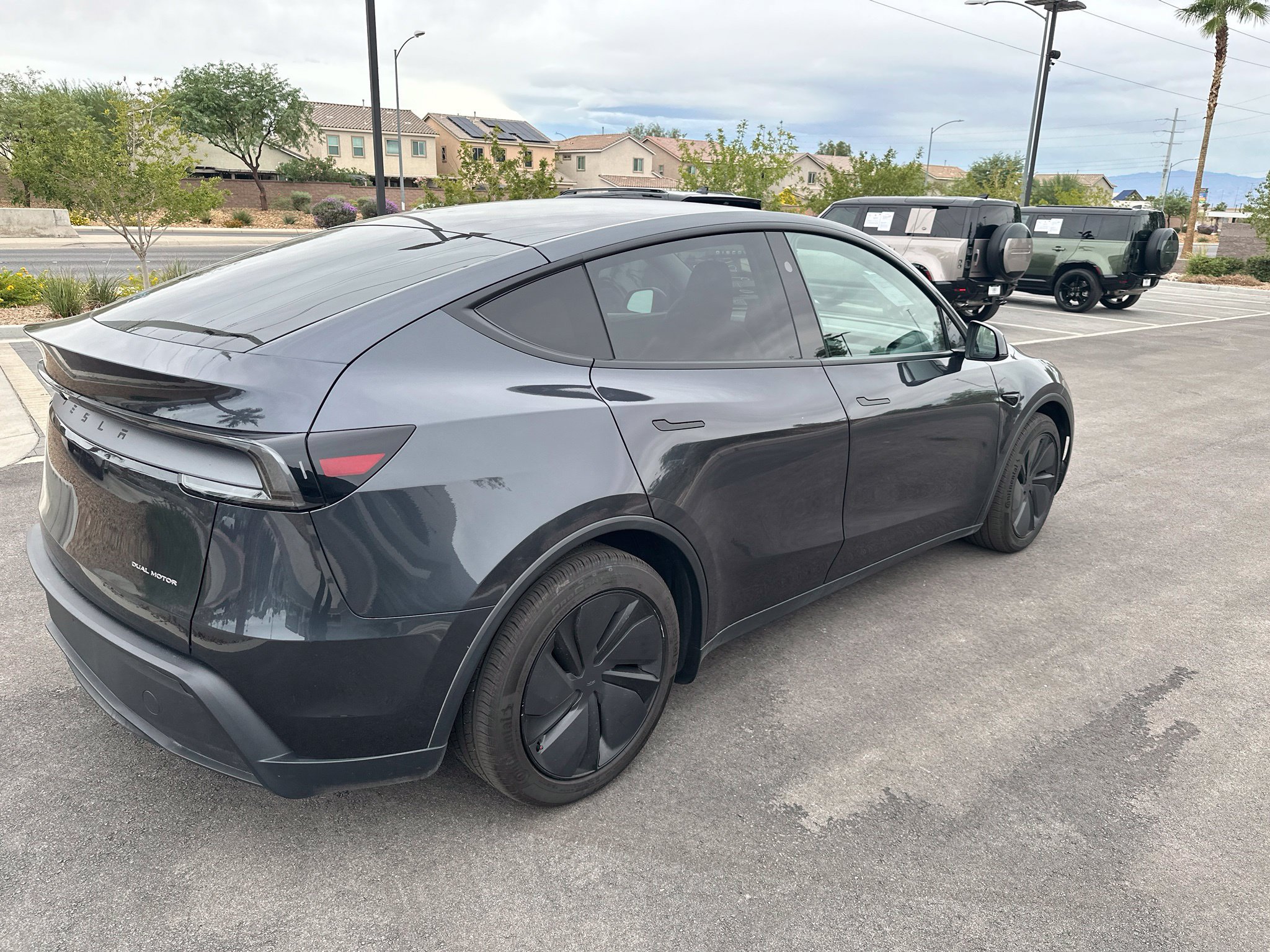 Used 2026 Tesla Model Y Long Range AWD/4WD image 3