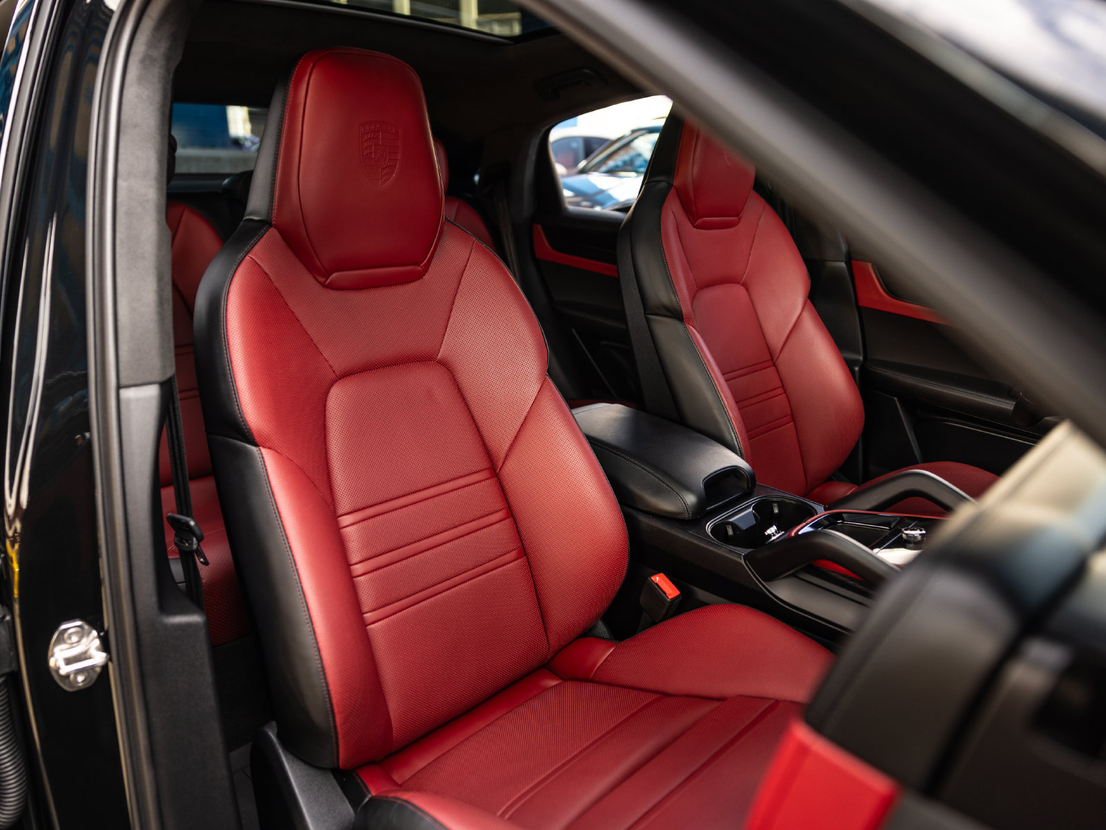 Certified 2025 Porsche Cayenne GTS AWD/4WD image 55