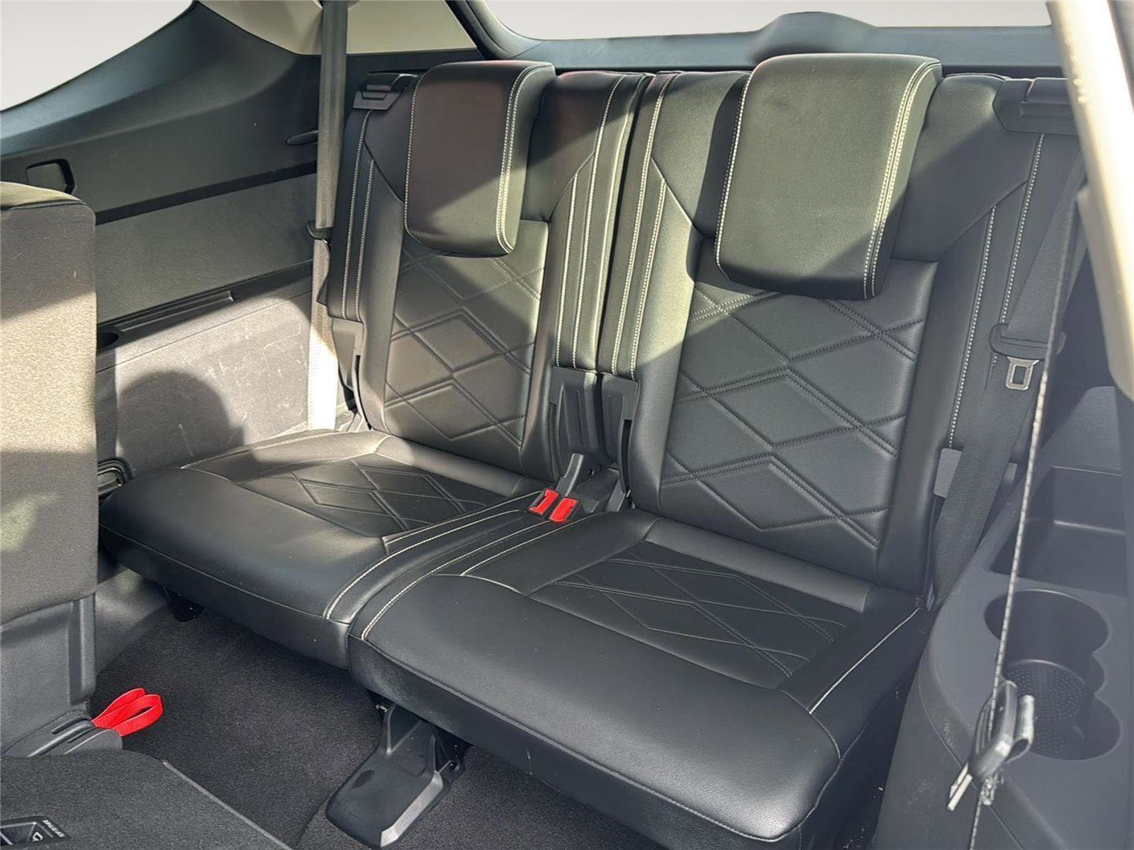 Used 2024 Volkswagen Atlas SE image 27