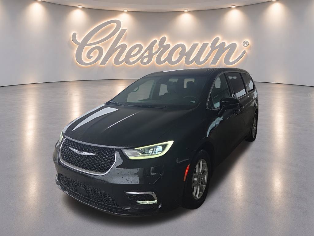 Used 2025 Chrysler Pacifica Select FWD image 1