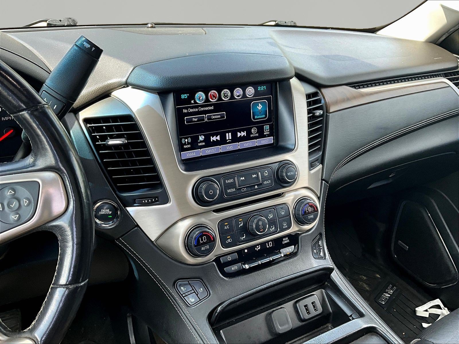 Used 2018 GMC Yukon XL Denali w/ Denali Ultimate Package AWD/4WD image 9