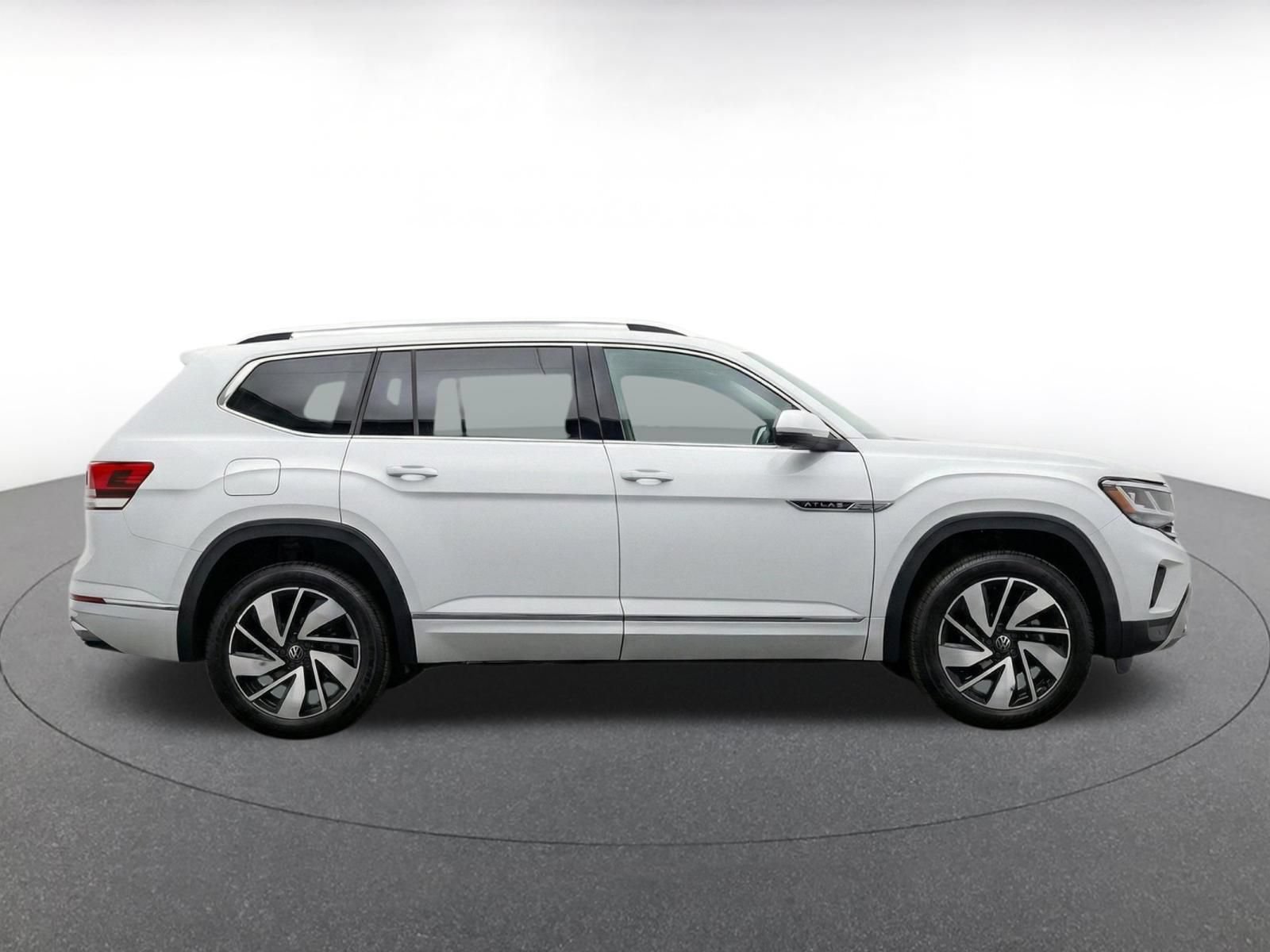Used 2026 Volkswagen Atlas SE FWD image 10