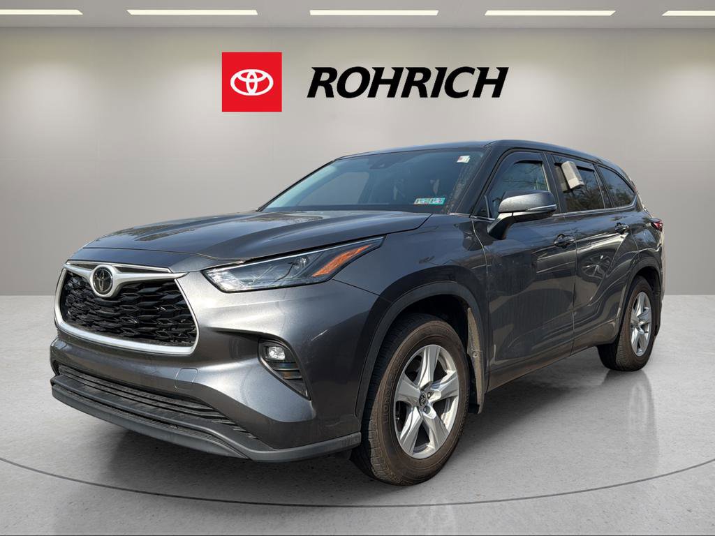 Used 2023 Toyota Highlander LE image 1
