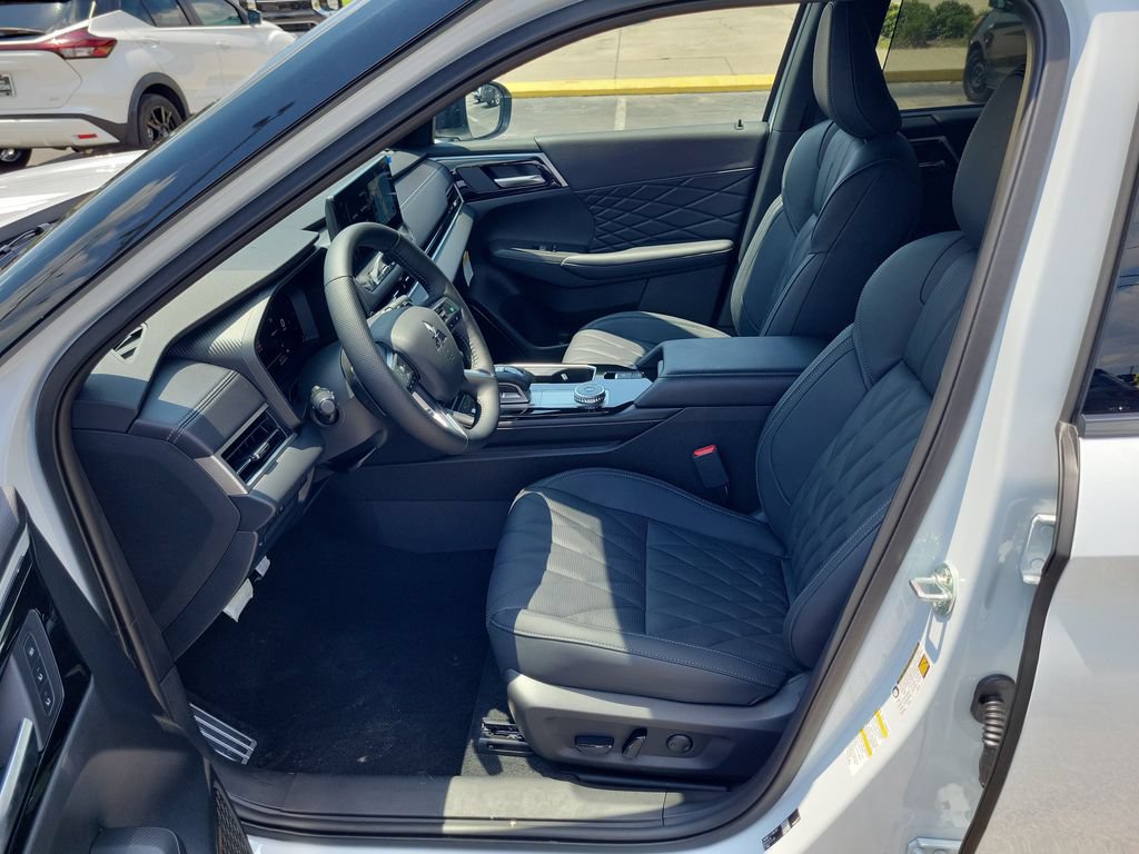 New 2026 Mitsubishi Outlander SEL Black Edition FWD image 15