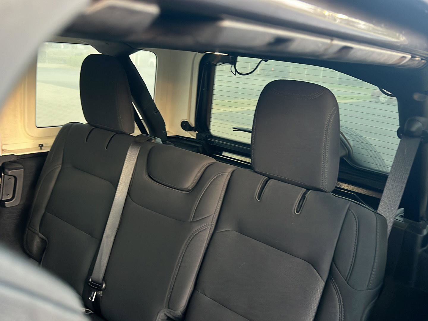 Used 2020 Jeep Wrangler Unlimited Sahara image 31