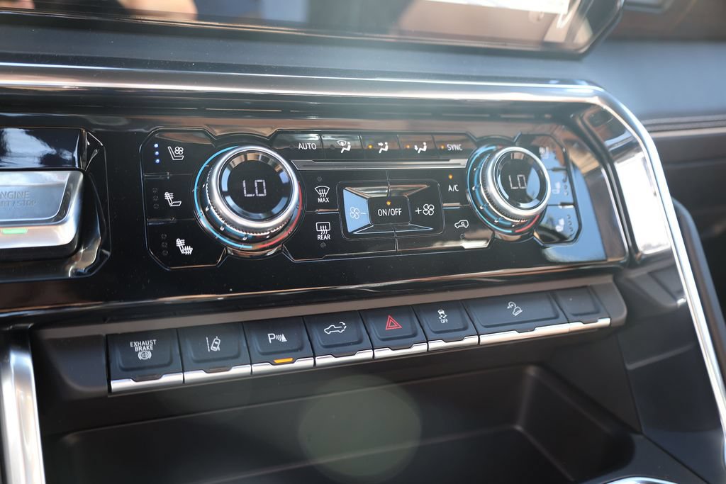 New 2026 GMC Sierra 3500 Denali Ultimate AWD/4WD image 16