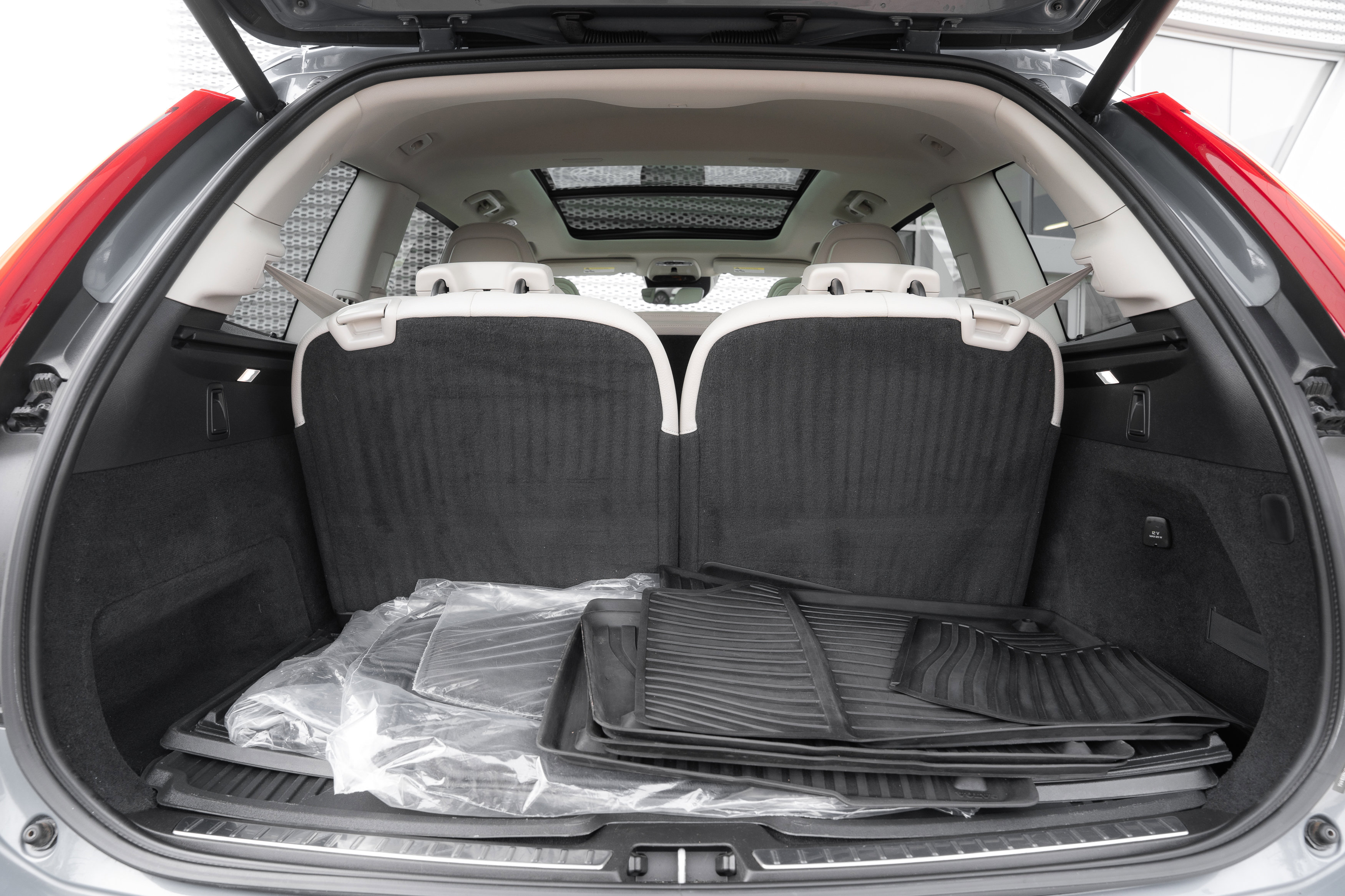 Used 2022 Volvo XC90 T5 Momentum w/ Climate Package image 28