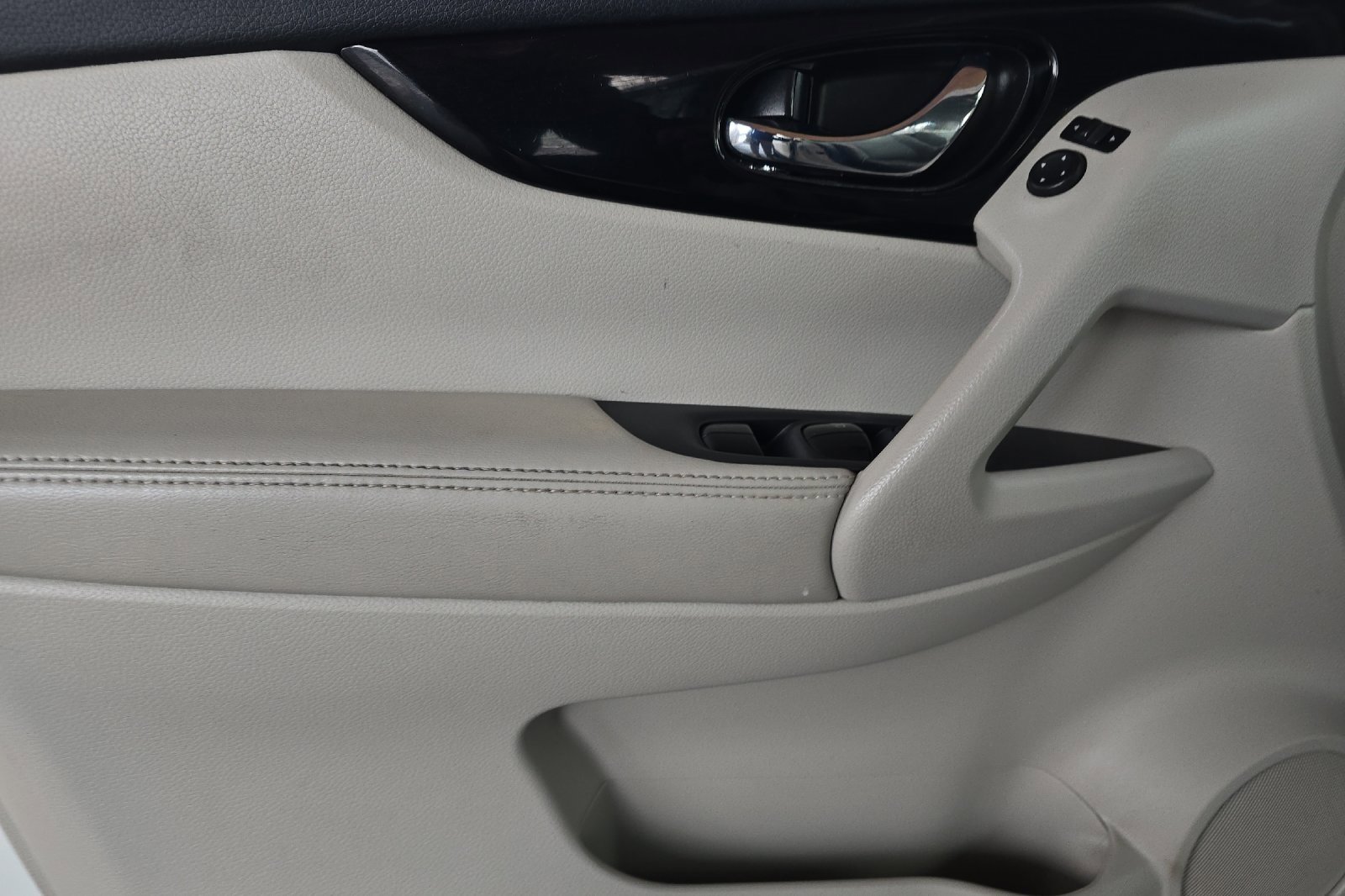 Used 2017 Nissan Rogue Sport SV image 12